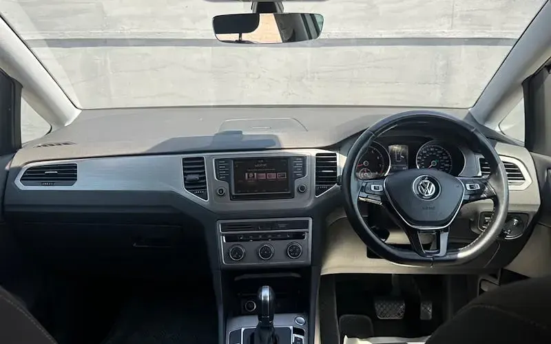 Used VW Golf VII SE 125 HP (91 kW) 2017 Hatchback