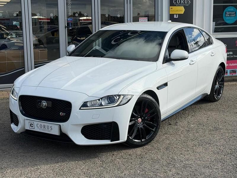Used Jaguar XF S 300 HP (220 kW) 2016 White Sedan