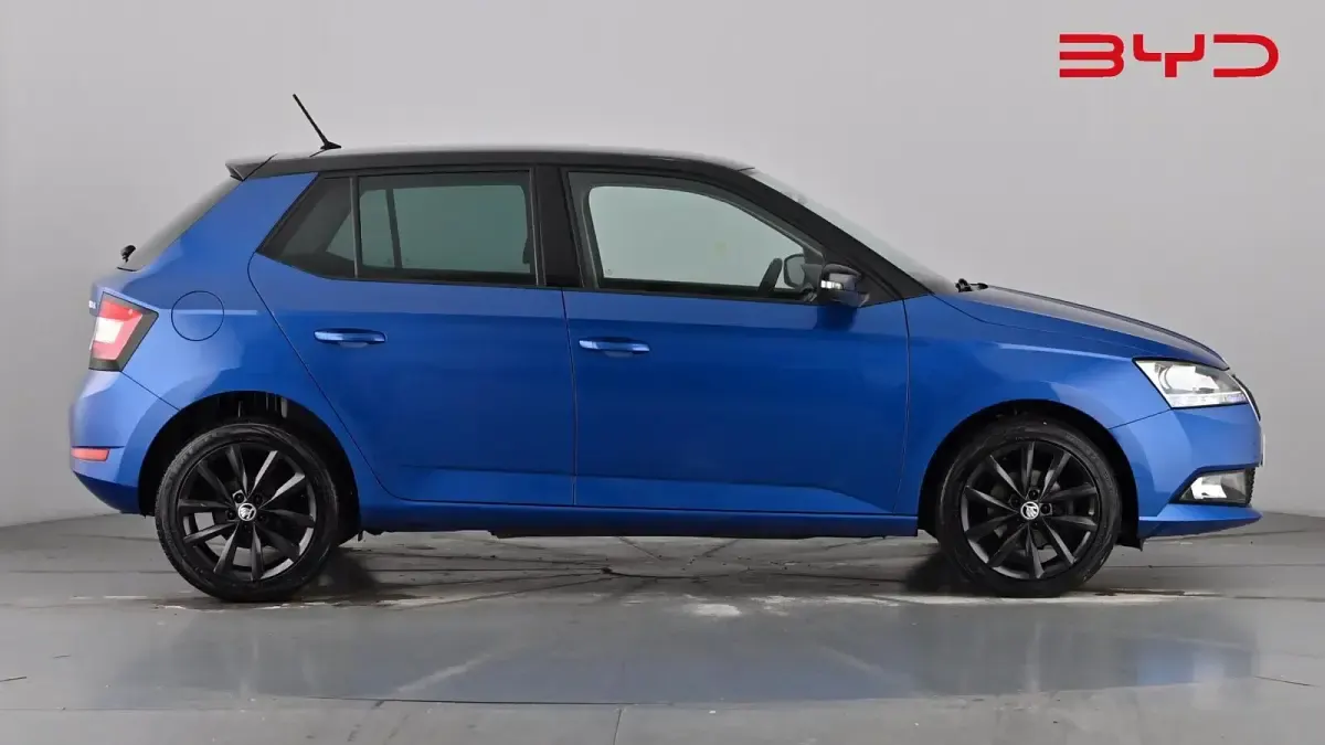 Used Skoda Fabia Colour Edition 75 HP (55 kW) 2019 Race blue Hatchback