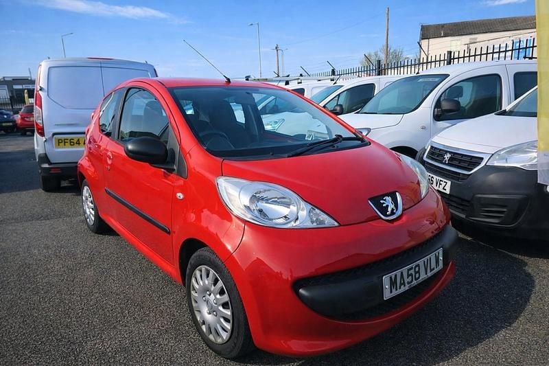 Used Peugeot 107 68 HP (50 kW) 2008 Red Hatchback