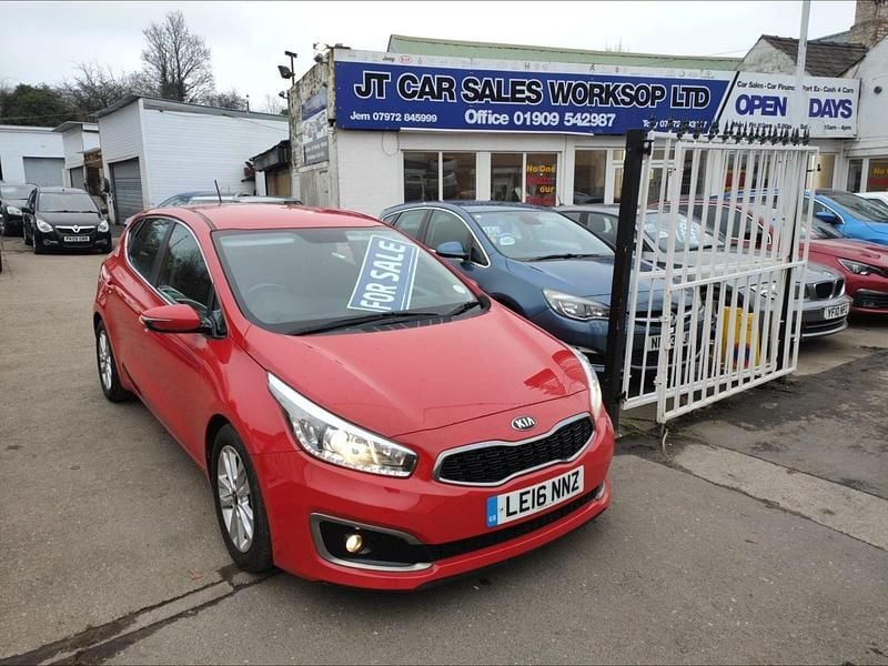 Used Kia Ceed 2016 Red Hatchback