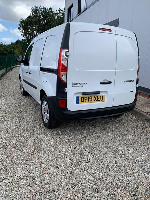 Used Renault Kangoo Business 44 kW (60 HP) 2019 White MPV