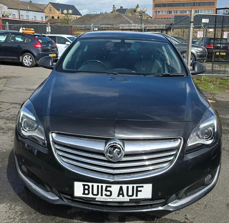Second-hand Vauxhall Insignia Elite 163 CP (119 kW) 2015 Negru Hatchback