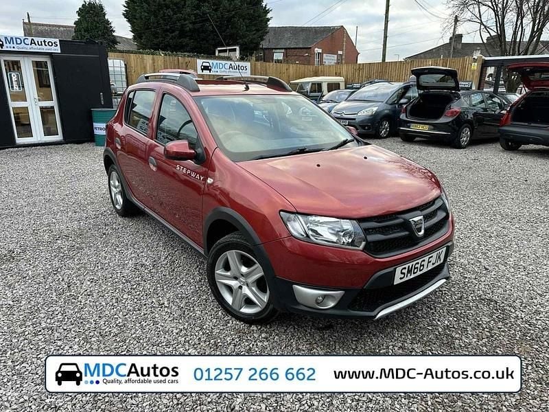 Used Dacia Sandero Ambiance 90 HP (66 kW) 2016 Red Hatchback