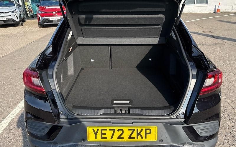 Begagnad Renault Arkana Iconic 143 HK (105 kW) 2022 Svart SUV