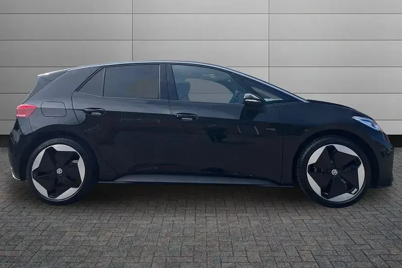 Used VW ID.3 Pro 150 kW (204 HP) 2026 Grenadilla black Hatchback