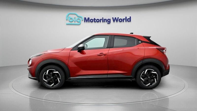 Used Nissan Juke N-Connecta 114 HP (83 kW) 2022 Red SUV