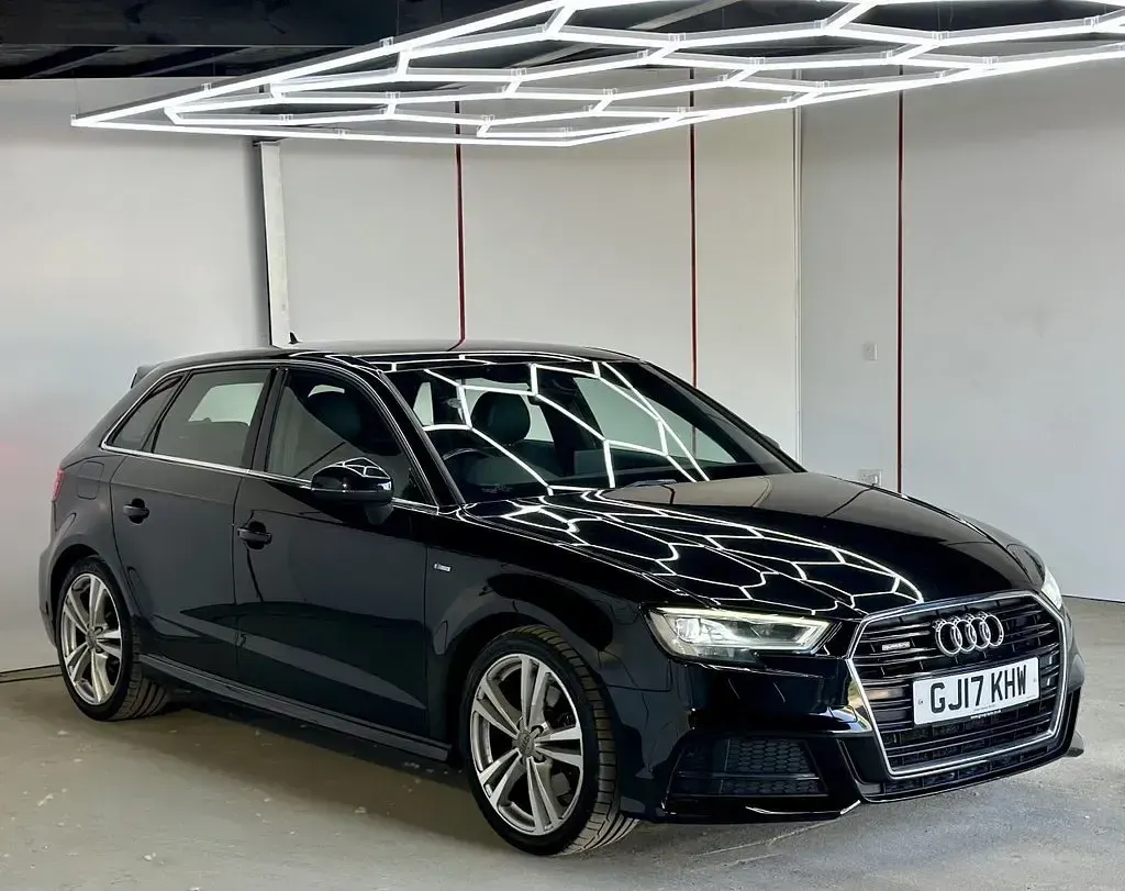 Used Audi A3 Sportback S-Line 190 HP (139 kW) 2017 Black Hatchback