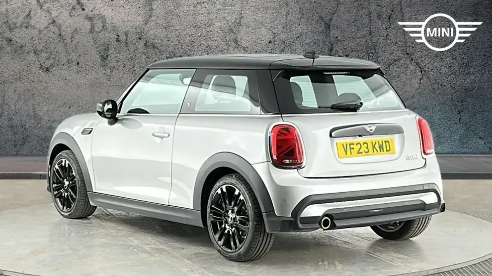 Used Mini Cooper Exclusive 134 HP (98 kW) 2023 Silver Hatchback