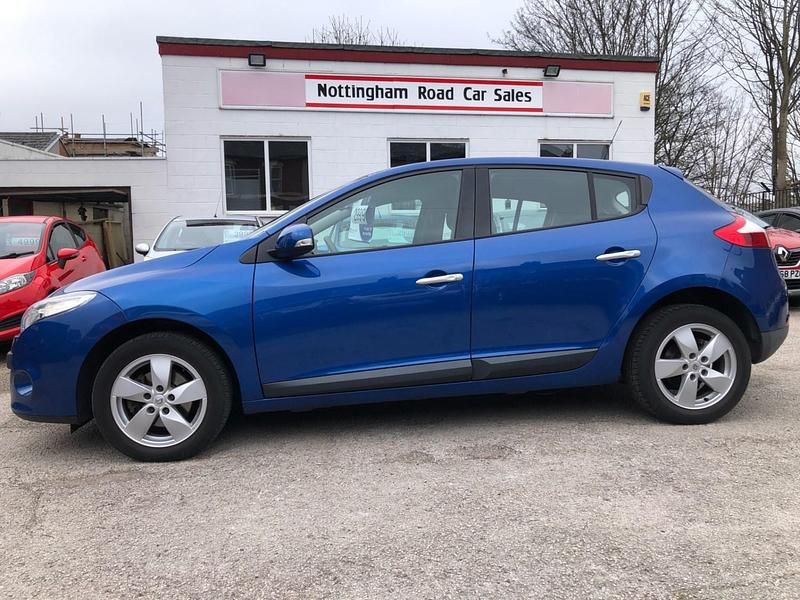 Used Renault Mégane III Dynamique 110 HP (80 kW) 2011 Blue Hatchback