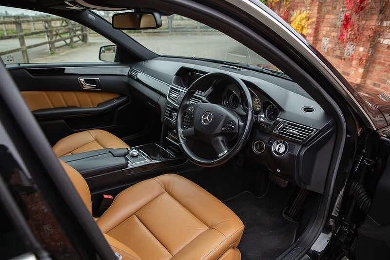 Obsidian black Used 2010 Mercedes E350 Avantgarde Estate | £4,000 (Super price) - Image 1/3