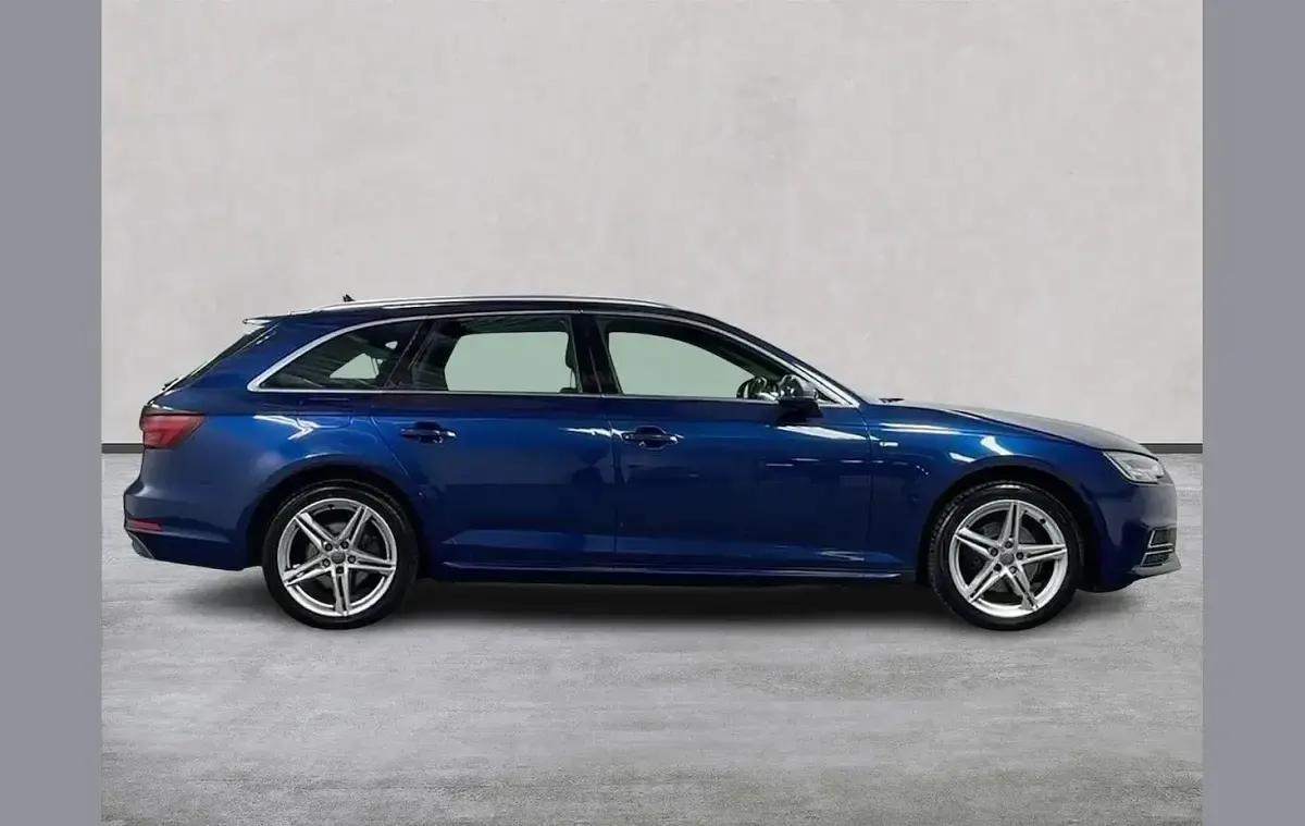 Used Audi A4 S-Line 150 HP (110 kW) 2018 Blue Estate