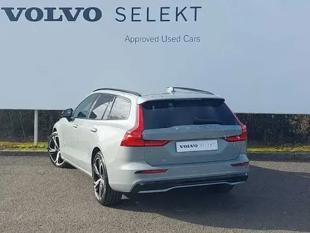New Volvo V60 Plus 197 HP (144 kW) 2026 Estate