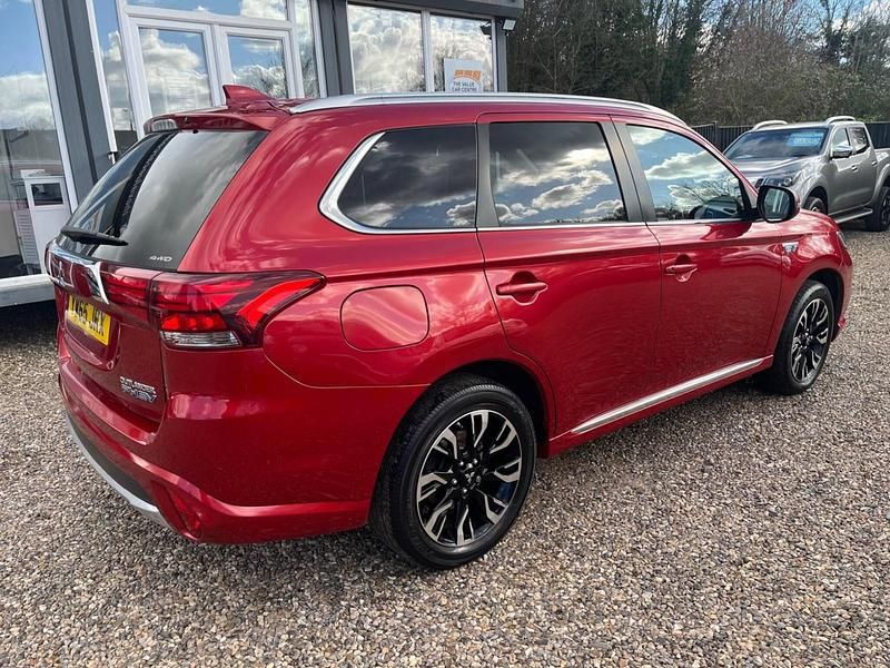 Used Mitsubishi Outlander P-HEV 2015 Red Estate