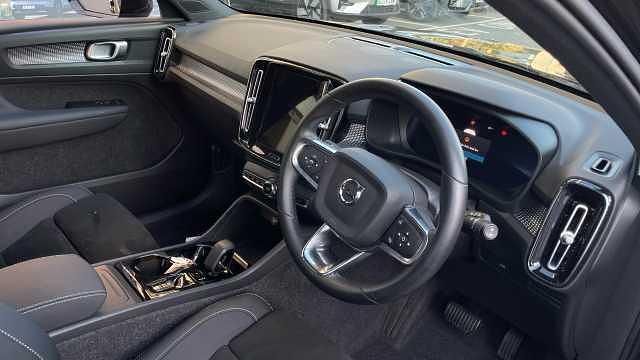 Used Volvo XC40 Plus 197 HP (144 kW) 2025 SUV