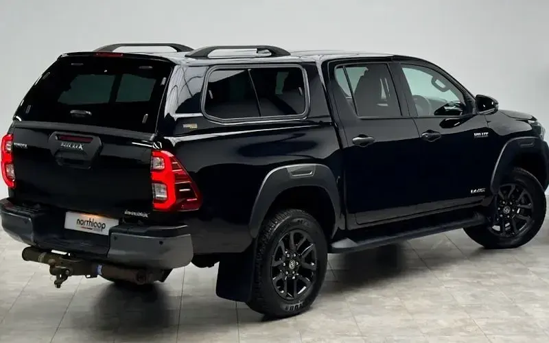 Usado Toyota HiLux 204 HP (150 kW) 2024 Pickup