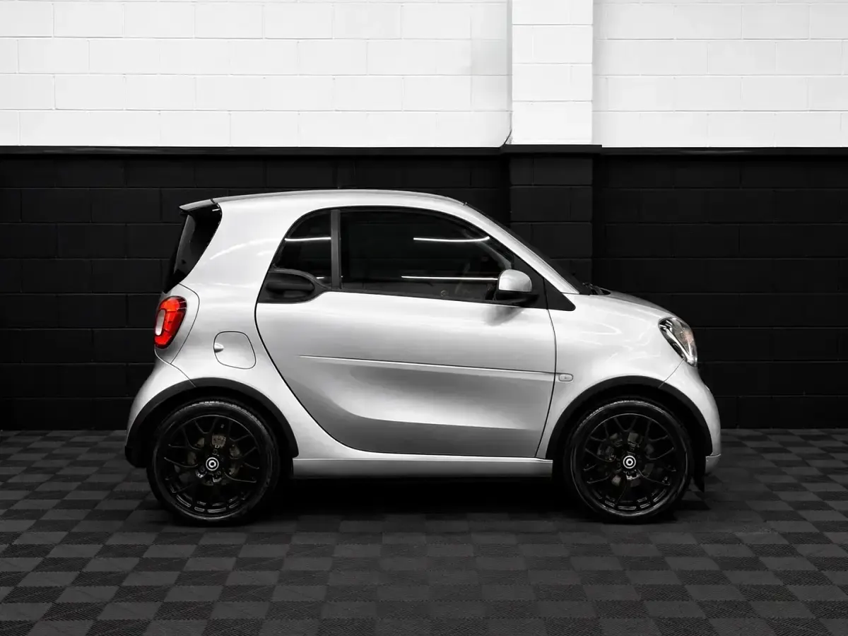 Used Smart ForTwo Coupé Premium 71 HP (52 kW) 2017 Silver Coupe