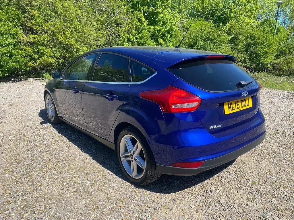 Used Ford Focus Zetec 2015 Blue Hatchback