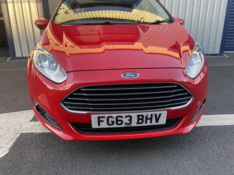Used Ford Fiesta Zetec 2013 Red Hatchback