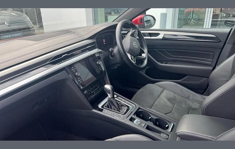 Usado VW Arteon R-line 218 HP (160 kW) 2022 Vermelho Carrinha