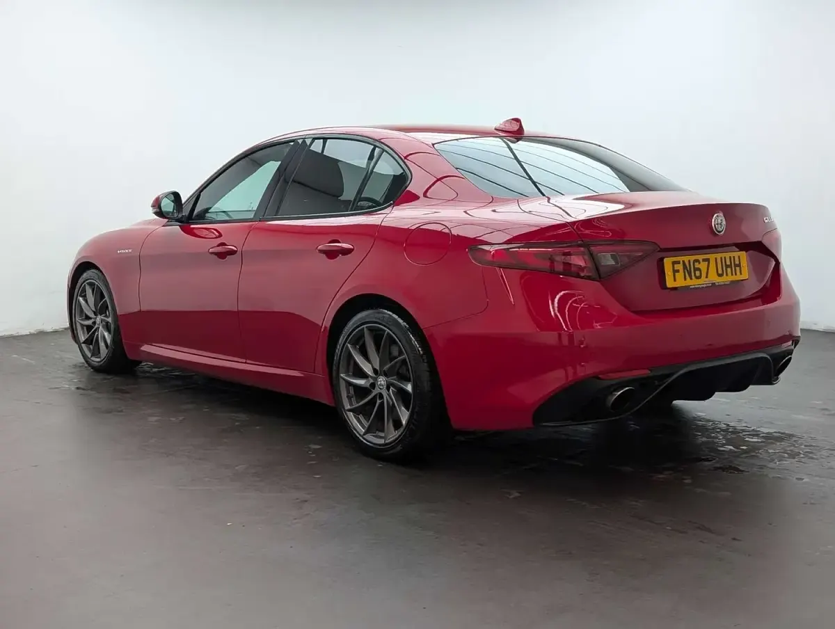 Used Alfa Romeo Giulia Veloce 280 HP (205 kW) 2017 Red Sedan
