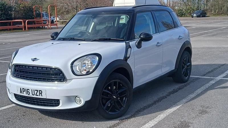 Used Mini Cooper D Business 2016 White Hatchback