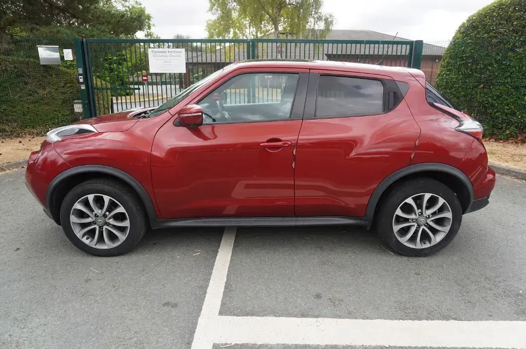 Used Nissan Juke Tekna 110 HP (80 kW) 2014 Red SUV