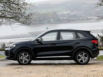 New MG ZS SE 197 HP (144 kW) 2025 Black SUV
