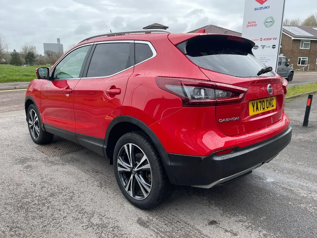 Gebraucht Nissan Qashqai N-Connecta 160 PS (117 kW) 2021 Rot SUV