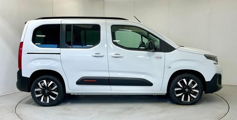 Neu Citroën Berlingo 100 kW (136 PS) 2025 Weiß Van / Kleinbus