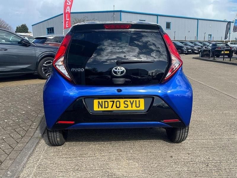 Used Toyota Aygo X-clusiv 70 HP (51 kW) 2021 Blue Hatchback