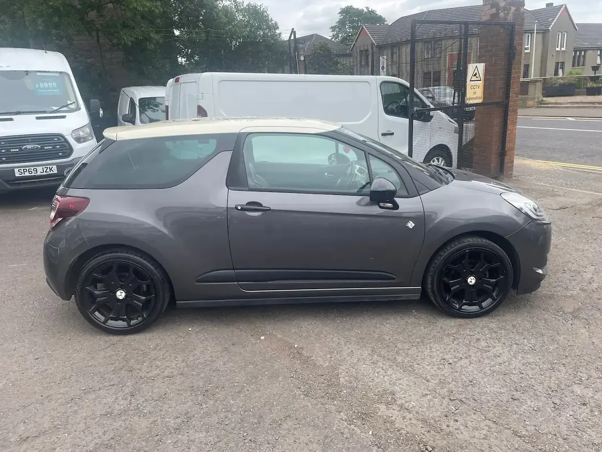 Used DS Automobiles DS3 110 HP (80 kW) 2018 Grey Hatchback