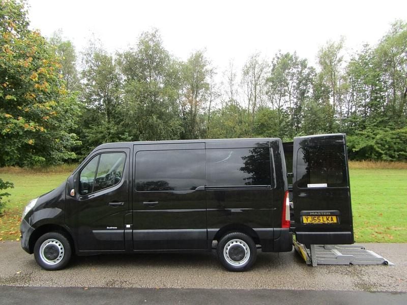 Black Used 2015 Renault Master Business Van | £11,500 - Image 1/3