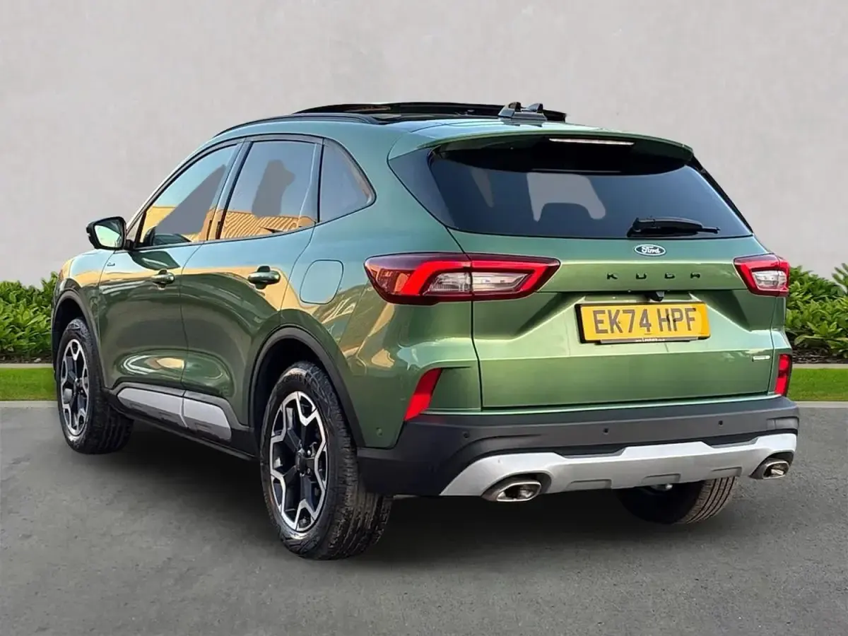 Usado Ford Kuga Active 183 HP (134 kW) 2024 Verde SUV
