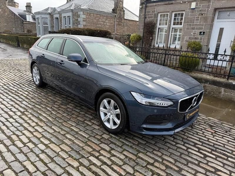 Used Volvo V90 Momentum 190 HP (139 kW) 2018 Blue Estate