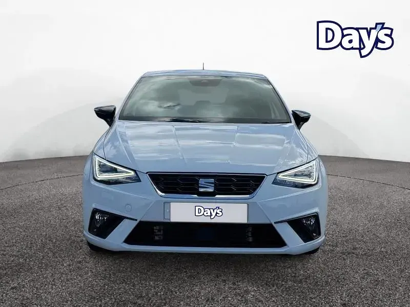 Used Seat Ibiza FR Sport 115 HP (84 kW) 2024 White Hatchback