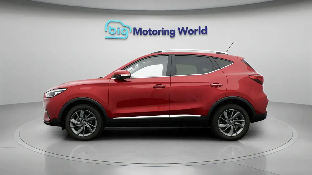 Used MG ZS Exclusive 106 HP (77 kW) 2023 Red SUV