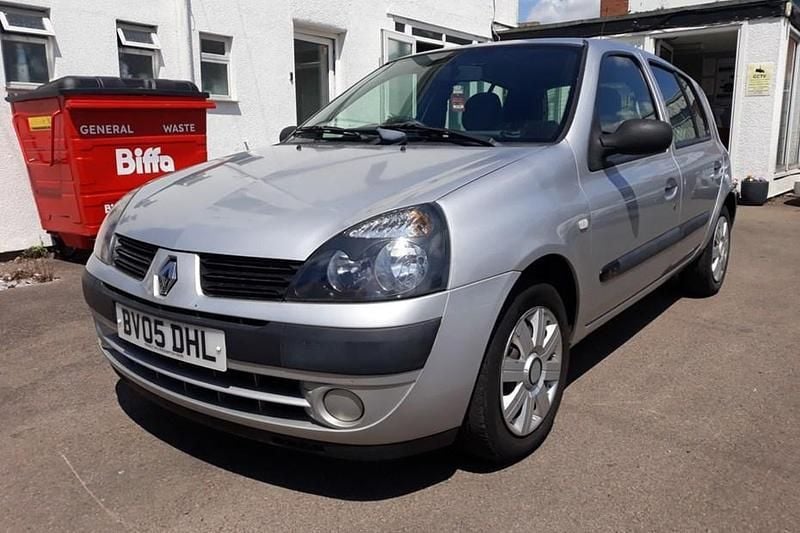 Silver Used 2005 Renault Clio II R.S. Hatchback | £1,495 (Good price) - Image 1/1