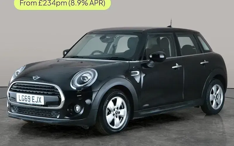 Begagnad Mini Cooper Classic 136 HK (100 kW) 2019 Svart Halvkombi