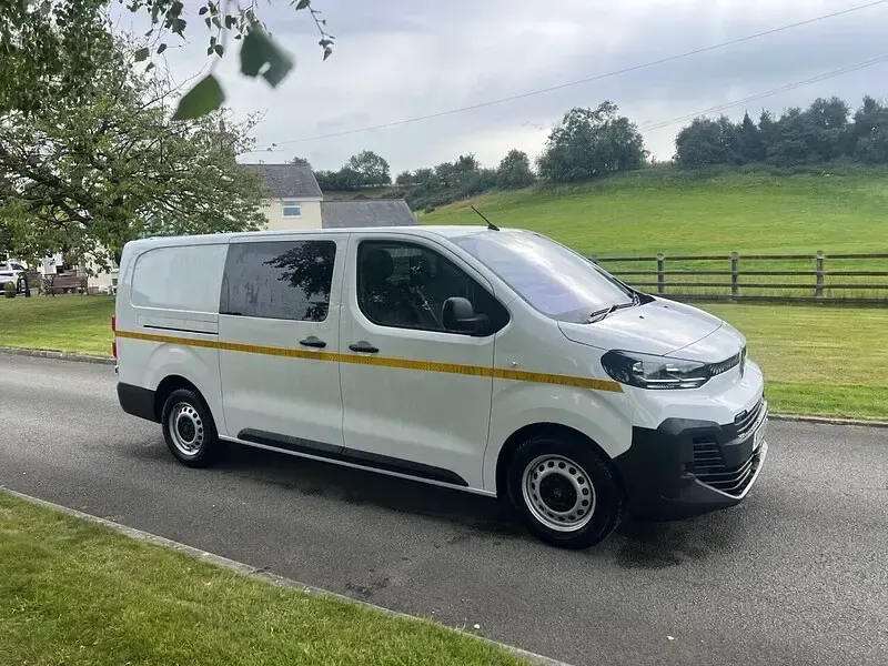 Used Citroën Dispatch 145 HP (106 kW) 2024 White MPV