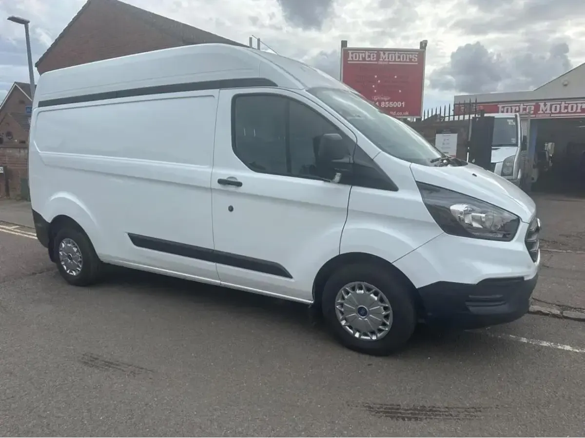 Used Ford Transit Custom 105 HP (77 kW) 2018 Green Van