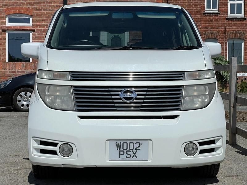 Used Nissan Elgrand 2002 White MPV