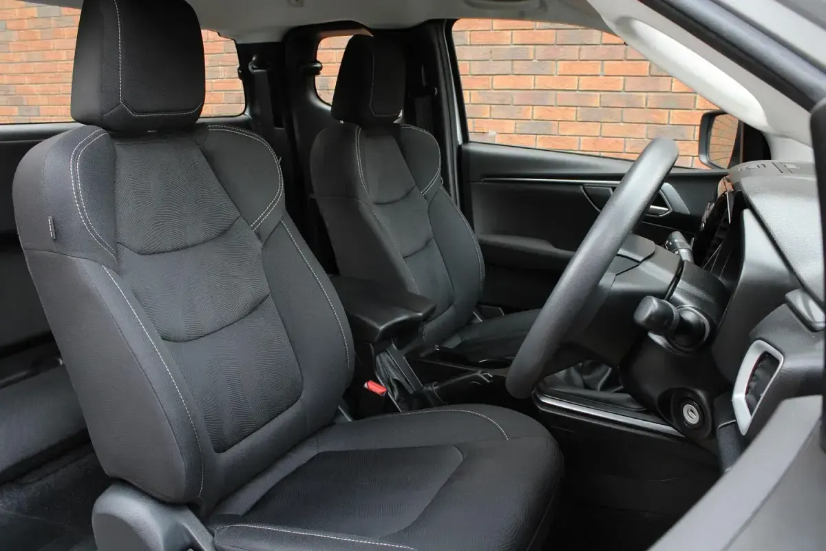 Used Isuzu D-Max 163 HP (119 kW) 2022 Silver Pickup
