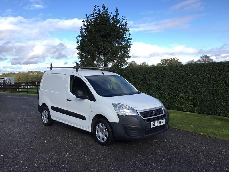 Used Peugeot Partner 2017 White MPV