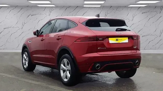 Usado Jaguar E-Pace R-Dynamic 180 HP (132 kW) 2020 Vermelho SUV