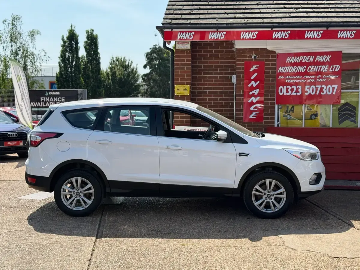 Used Ford Kuga Zetec 120 HP (88 kW) 2019 White SUV