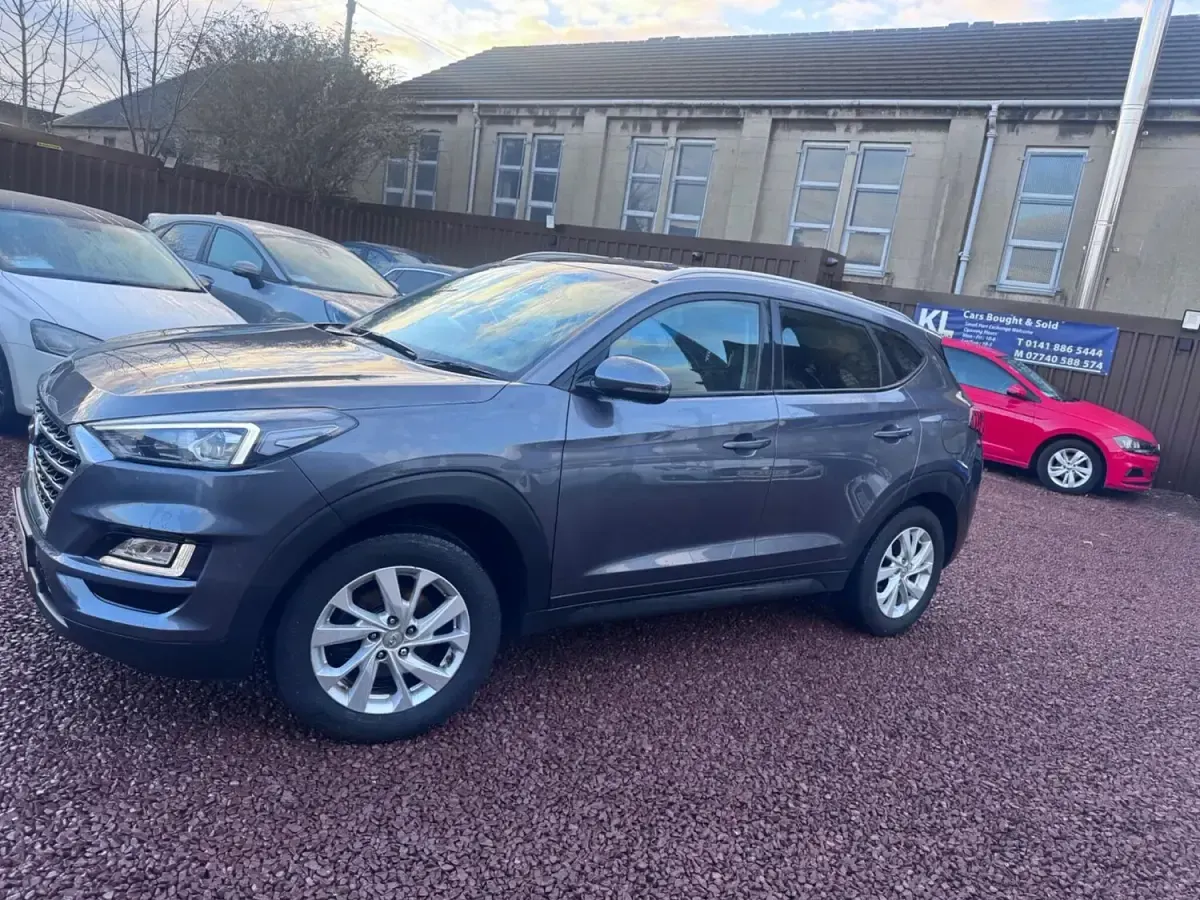 Used Hyundai Tucson SE 132 HP (97 kW) 2019 Grey SUV