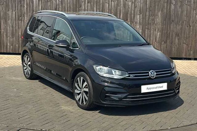 Used 2019 VW Touran R-line MPV | £20,599 (Fair price) - Image 1/4