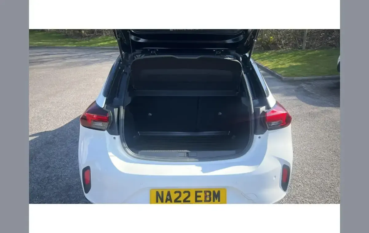 Used Vauxhall Corsa Edition 101 HP (74 kW) 2022 White Hatchback