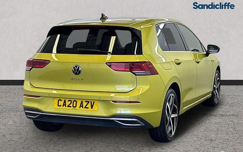 Usado VW Golf VIII Style 150 HP (110 kW) 2024 Amarelo Citadino